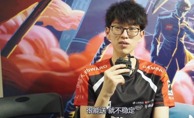 交媒体上发 交媒体上发